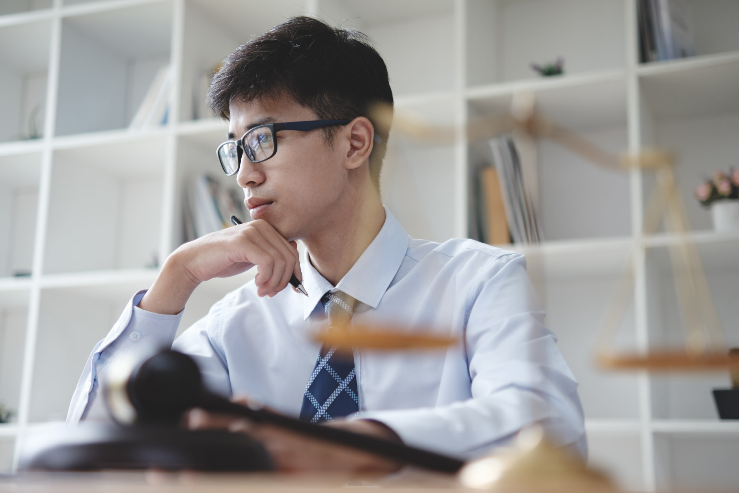 Private Client Legal Executives: Breaking Through the Glass Ceiling or Jumping Ship? | CRA Consultants